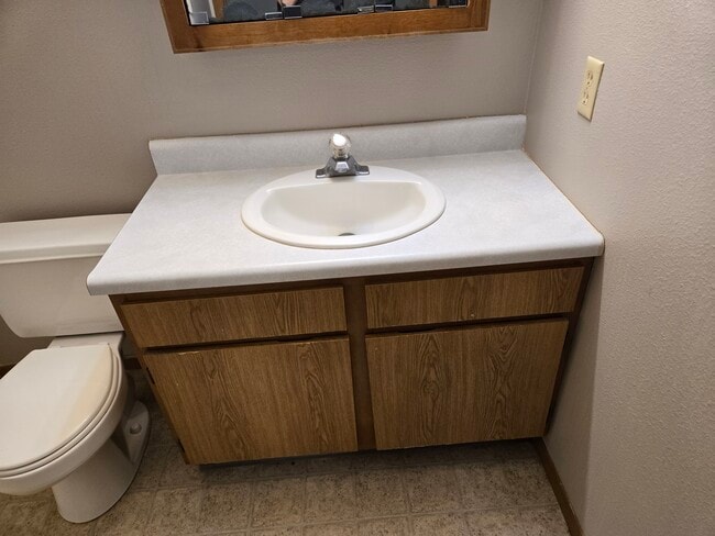 Building Photo - 8th & 8th Apartments