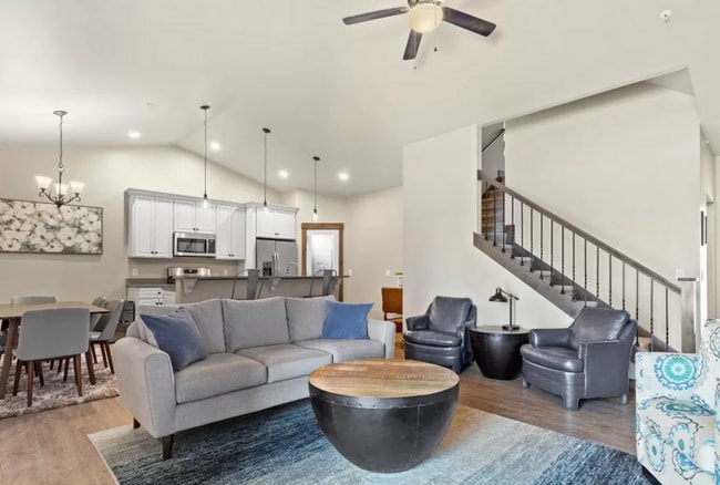 Building Photo - Gorgeous 3 bedroom 2 bath in Belgrade