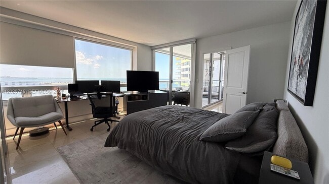 Building Photo - 1541 Brickell Ave