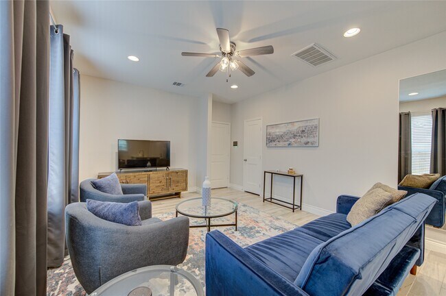 Building Photo - 3108 Wentworth St