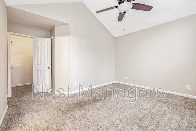 Building Photo - 6813 Willowbrook Dr