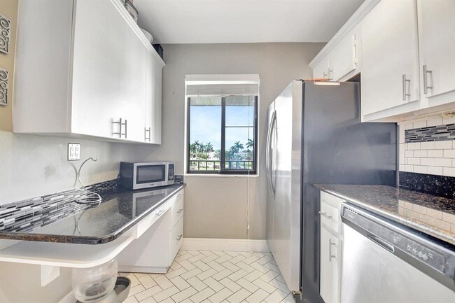 Building Photo - 4070 Tivoli Ct