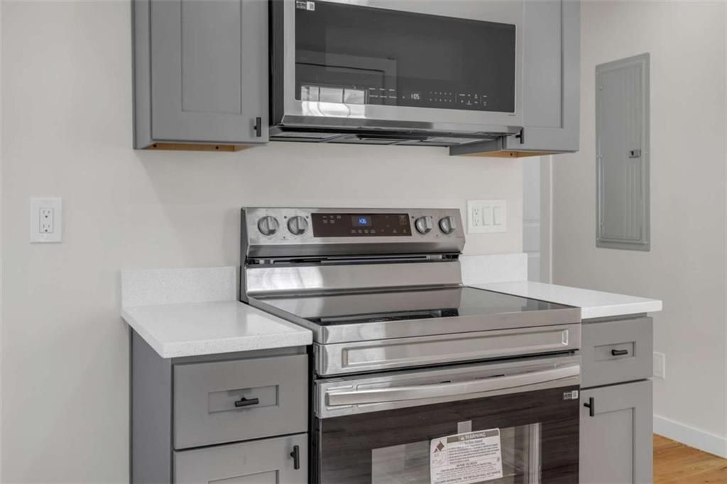 Building Photo - 1427 Lorenzo Dr SW