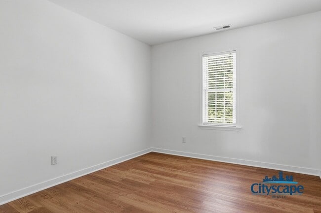 Building Photo - NEWLY RENOVATED 4 BEDROOM ASHBROOK HOME