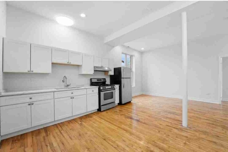 Building Photo - 1309 S Komensky Ave