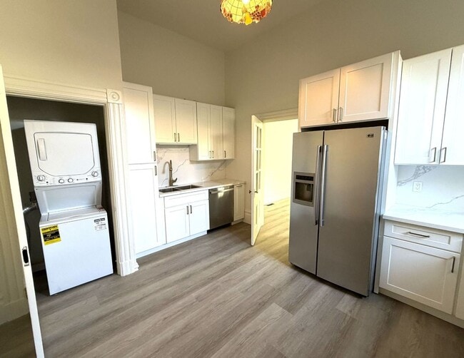 Building Photo - 1914 Golden Gate Ave