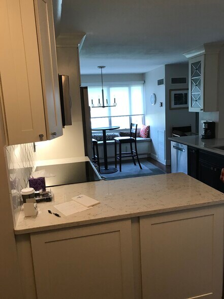 Building Photo - 2525 Main St