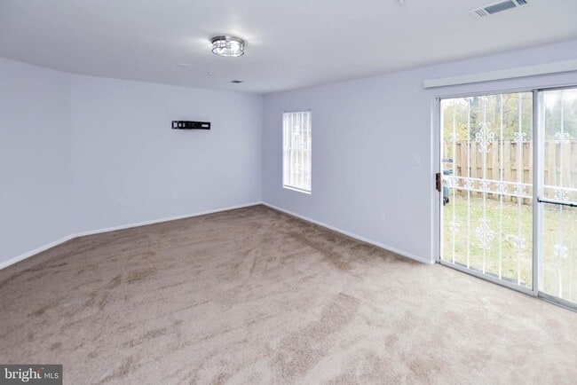 Building Photo - 915 Westlake Dr