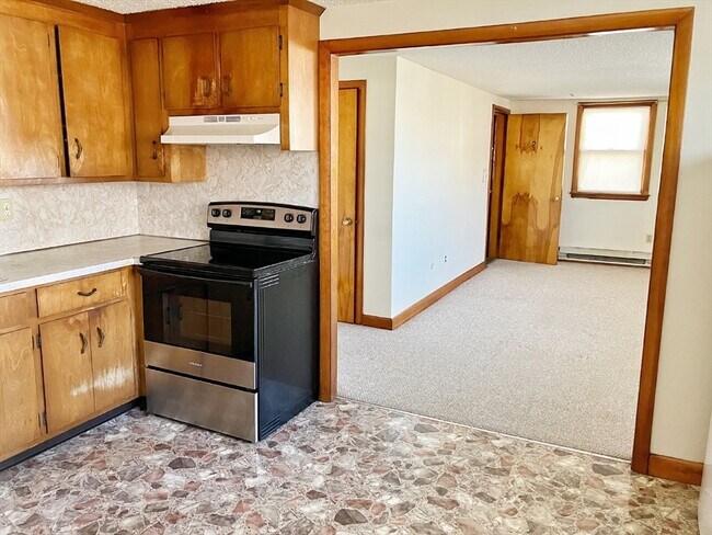 Building Photo - 15 1st St