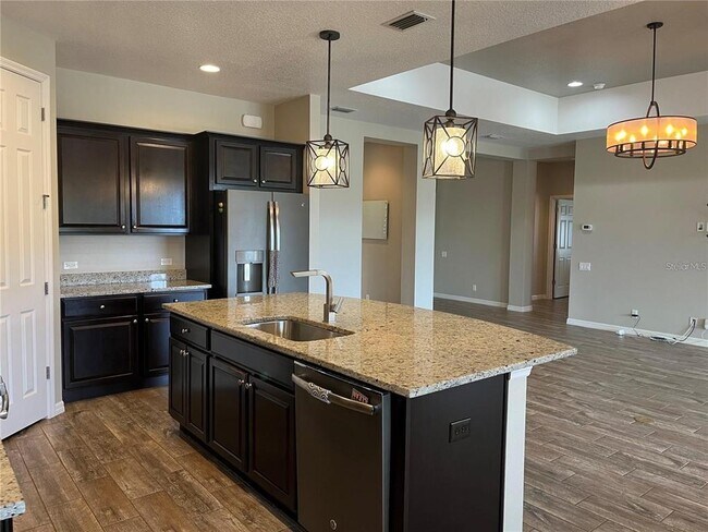Building Photo - 12116 Goldenrod Ave