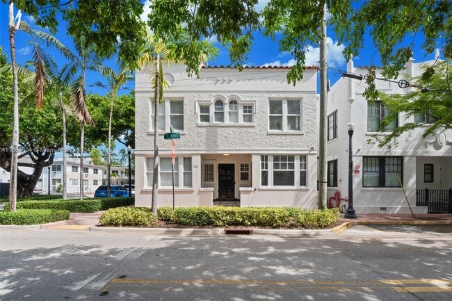 Building Photo - 739 2nd St