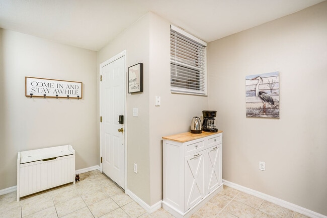 Building Photo - 15430 Bellamar Cir
