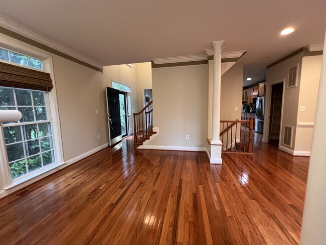 Building Photo - 9910 Cyrandall Pl
