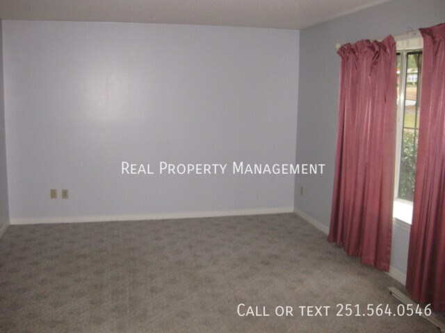 Building Photo - 1505 Deerwood Dr E