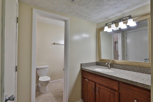 Building Photo - 4966 Wintersong Ln
