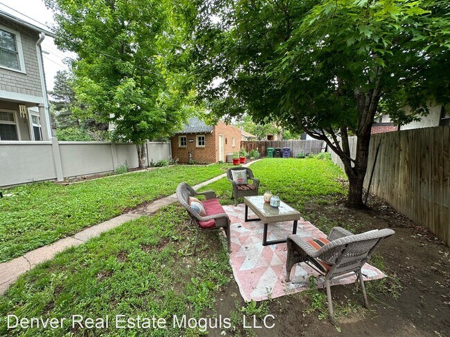 Building Photo - 3 br, 2 bath House - 1034 S. Corona St.