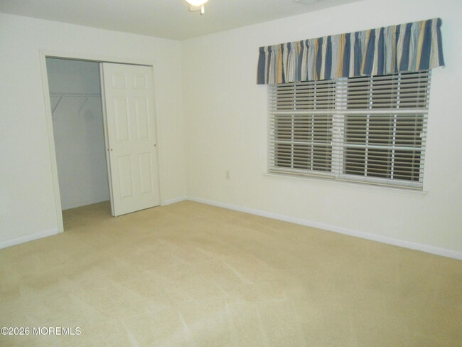 Building Photo - 10 Headwaters Pl