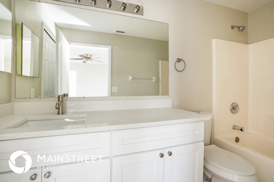 Building Photo - 221 NW 25th St