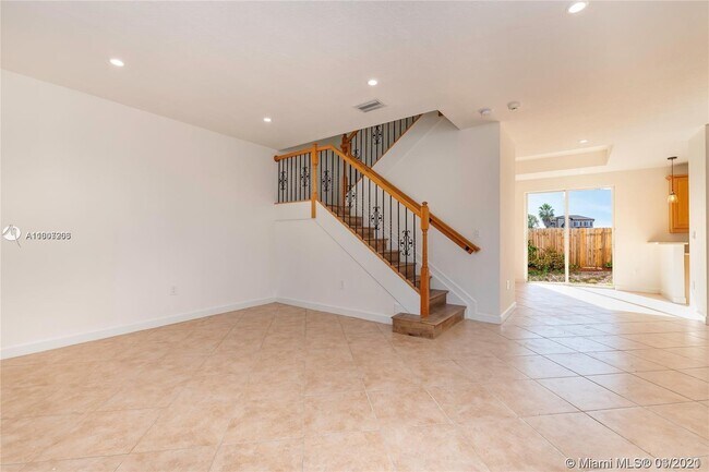 Building Photo - 15244 SW 9th Way