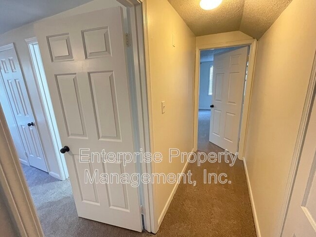 Building Photo - 9161 Gainsborough Dr