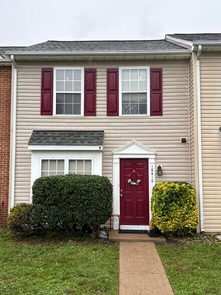 Primary Photo - 10610 Boxmeer Ct