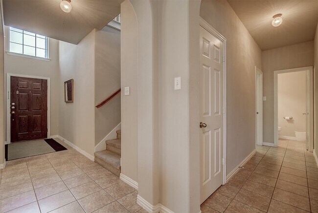 Building Photo - 2832 Gooseberry Dr