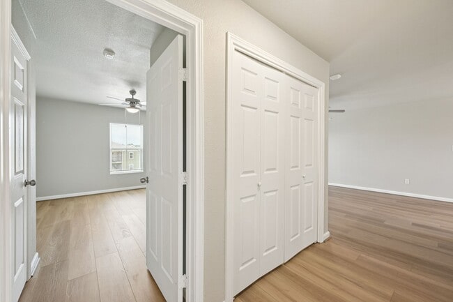 Building Photo - 254 Plez Morgan Dr