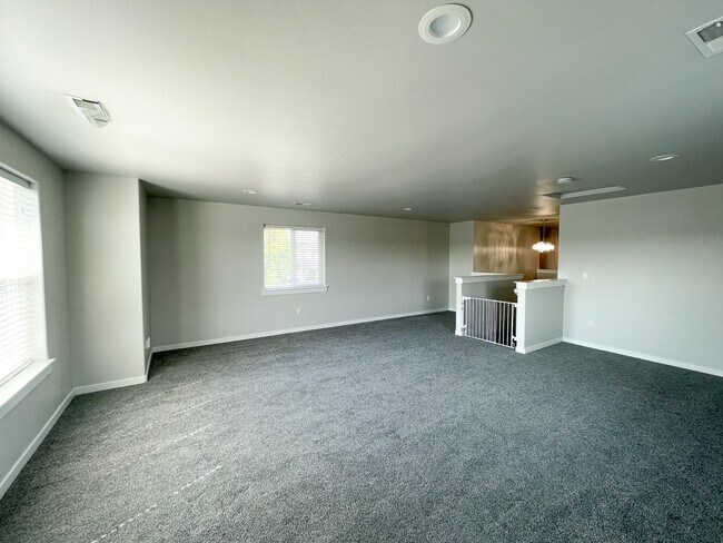 Building Photo - 11473 Baserri Dr