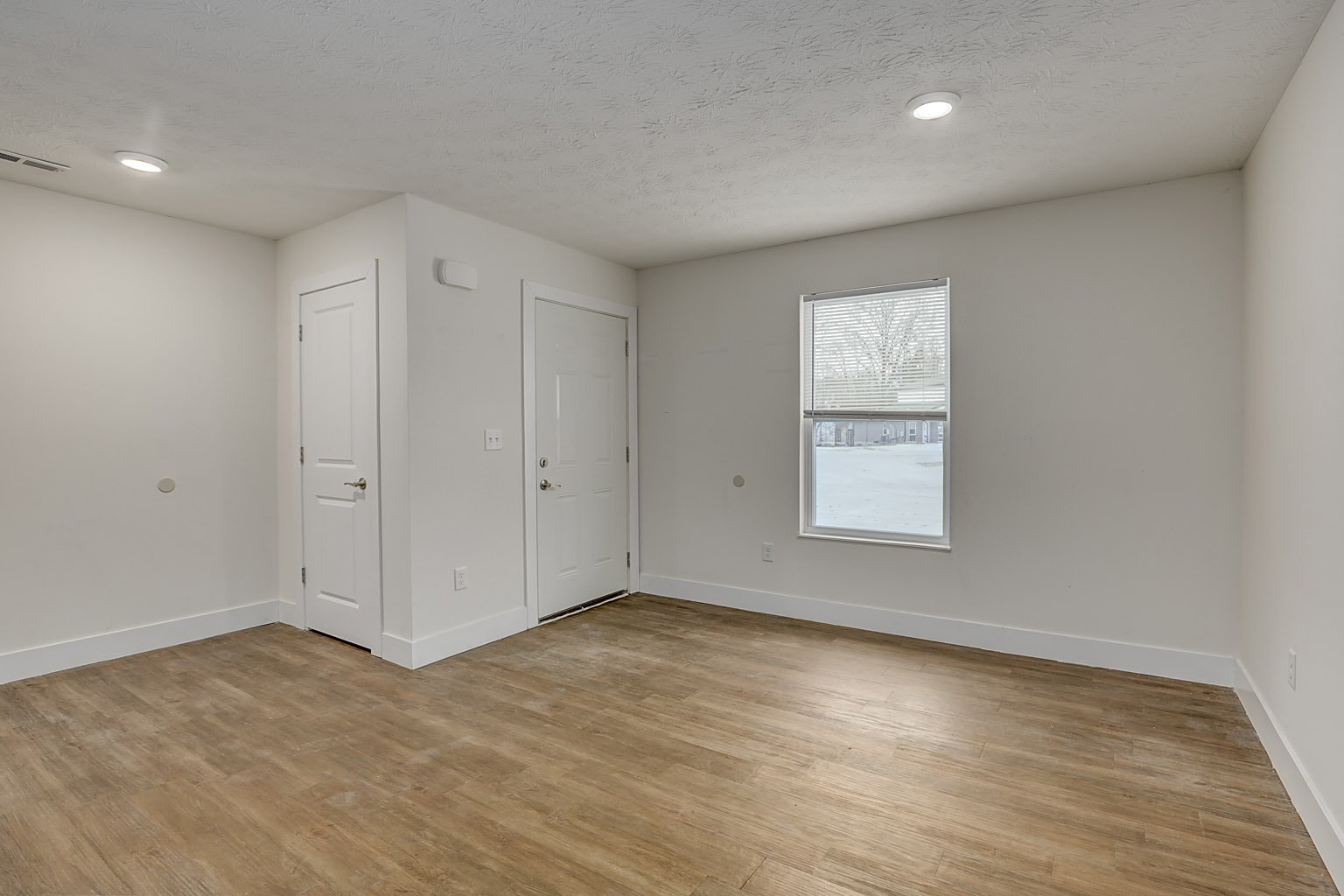 Building Photo - 702 Courtyard Ln