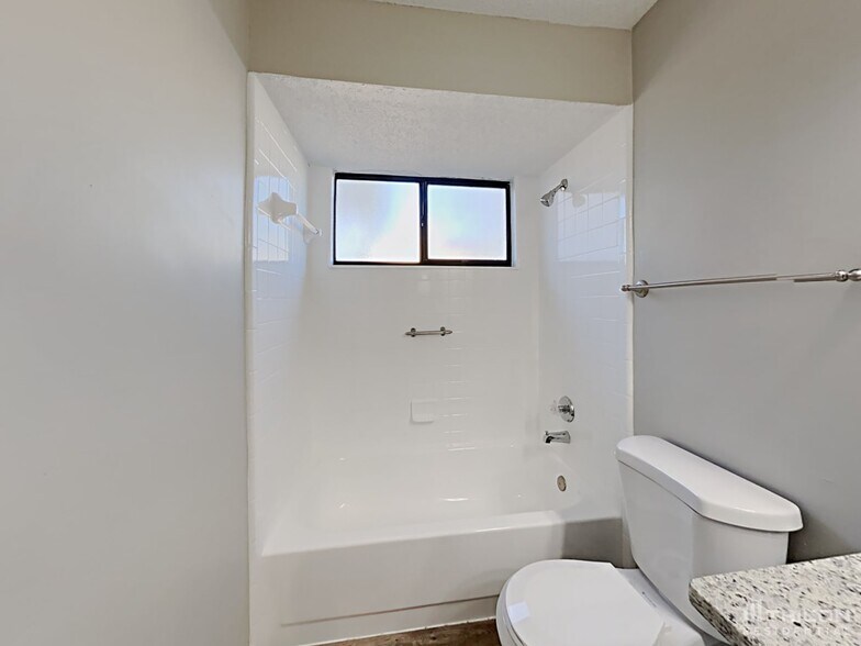 Building Photo - 9736 Villiers Dr S