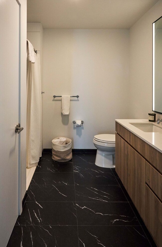 Building Photo - 1006 S Michigan Ave