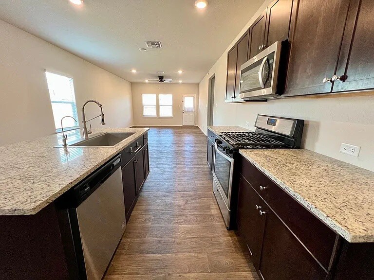 Building Photo - 4430 Lake Ritter St