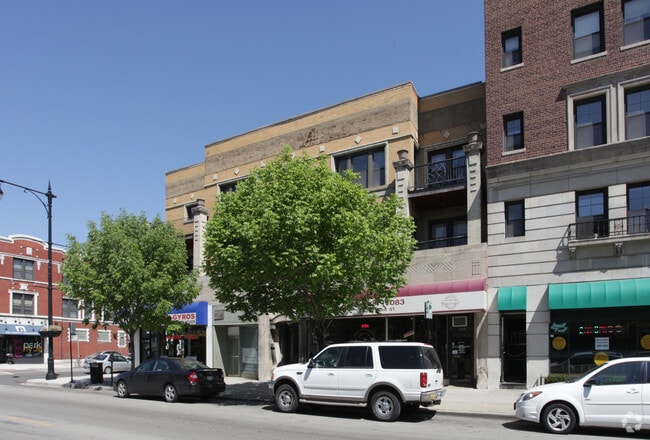 Building Photo - 5237-5245 S. Kenwood Avenue