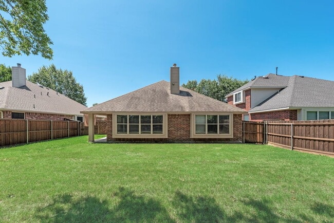 Building Photo - Spacious 4-Bedroom Gem with 2 Full Baths in McKinney - Your New 2025 Sq Ft Sanctuary!