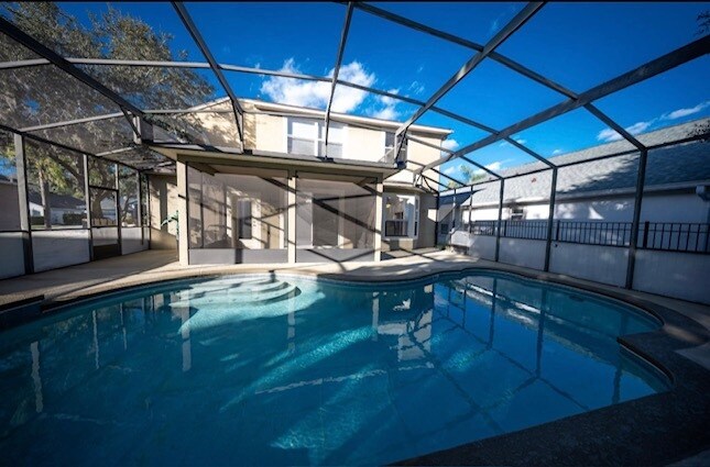 Building Photo - 5456 Los Palma Vista Dr