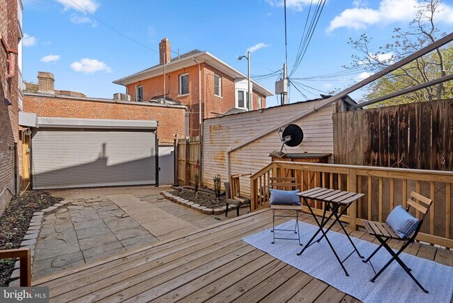 Building Photo - 1616 Kilbourne Pl NW