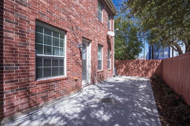 Building Photo - 13307 Olive Trce