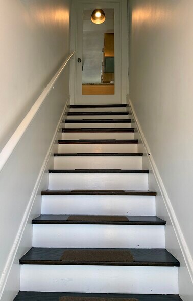 Building Photo - 1946 Guilford Rd