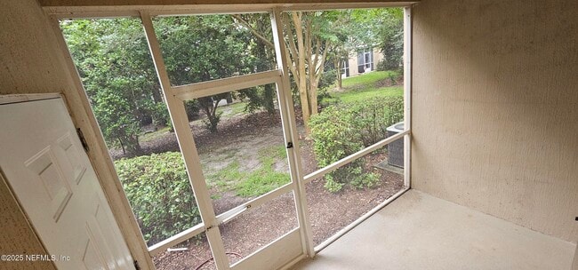 Building Photo - 8100 Summer Palm Ct