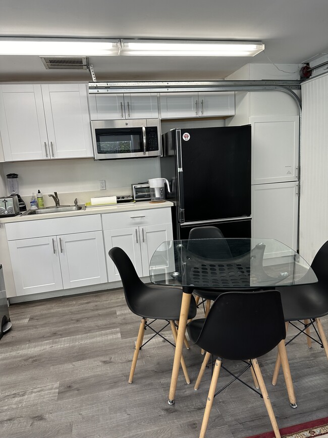 Dining area - 2331 Ocean Ave