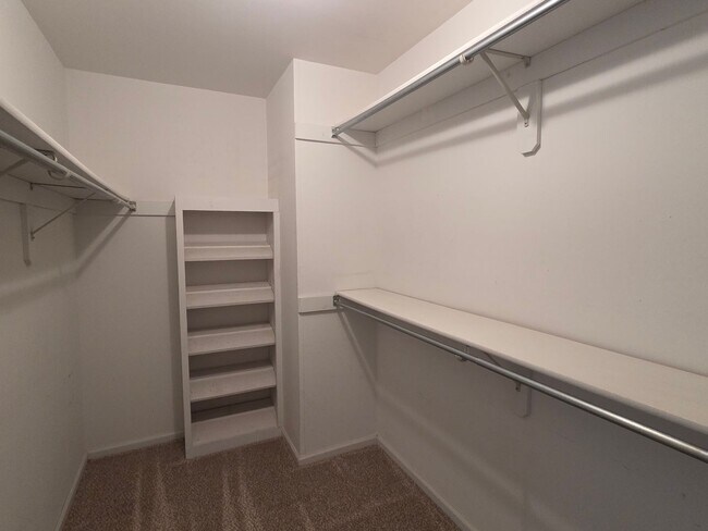 Building Photo - Beautiful Home Available in Evian!