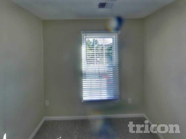 Building Photo - 9851 Bayline Cir