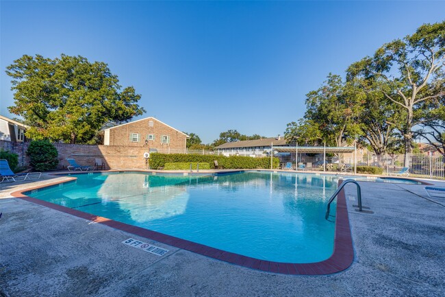 Building Photo - 6339 Briar Rose Dr