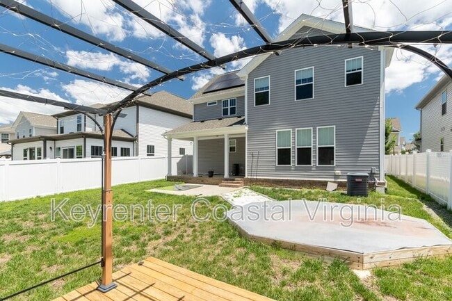 Building Photo - 1415 Waltham Ln