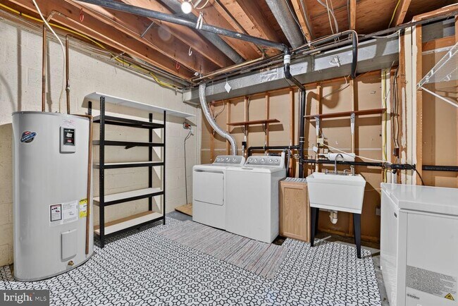 Building Photo - 7426 Hallcrest Dr