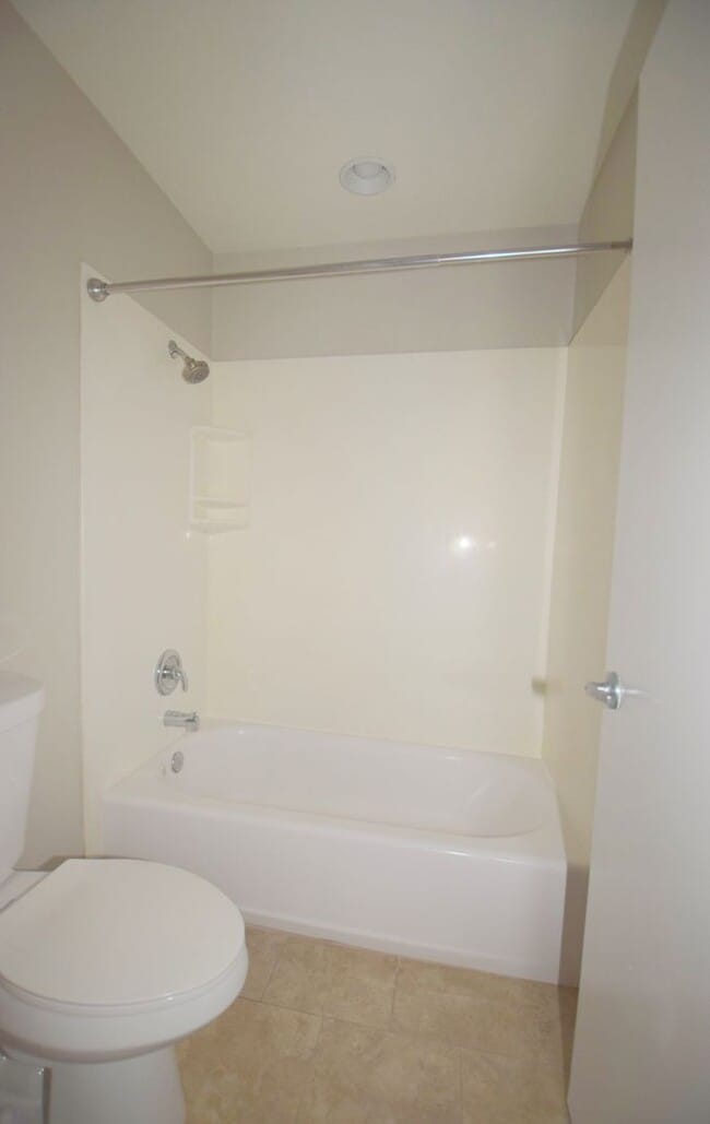 Building Photo - Beautifully remodeled Scottsdale condo bac...