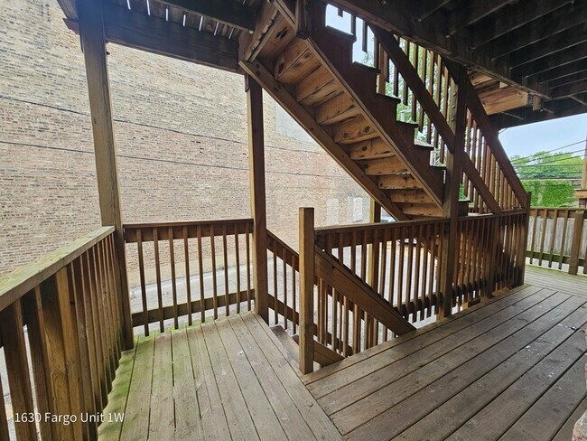 Building Photo - 1630 W Fargo Ave