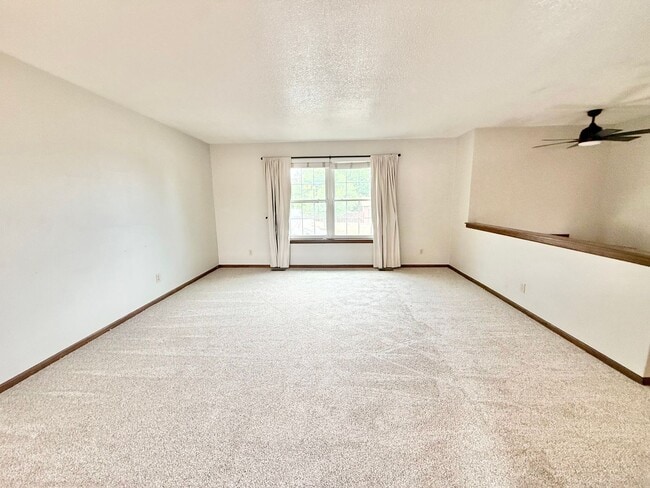Building Photo - 6515 Flintridge Dr