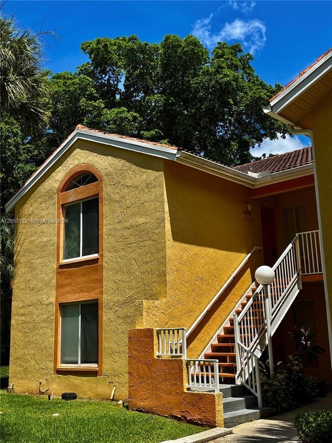 Building Photo - 1040 Coral Club Dr