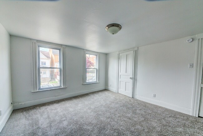 Building Photo - 20 Sylvania Ave